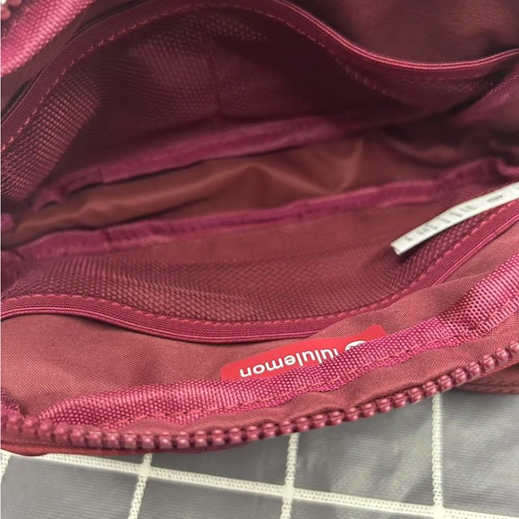 lululemon athletica Men's Deep Red Toiletry Bag - Picture 6 of 6